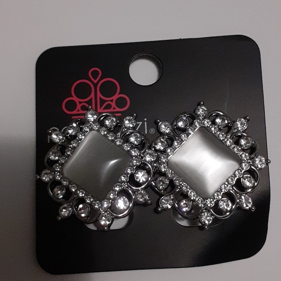 Get Rich Quick White Moonstone Clip on earrings - Picture 1 of 2